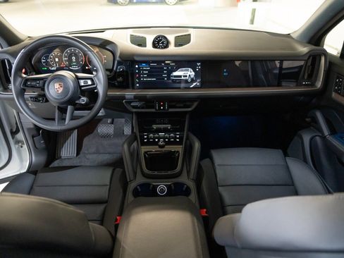 Used 2026 Porsche Cayenne E-Hybrid AWD/4WD image 25