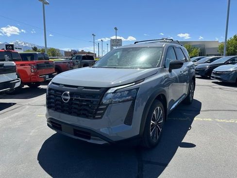 New 2026 Nissan Pathfinder Platinum AWD/4WD image 4