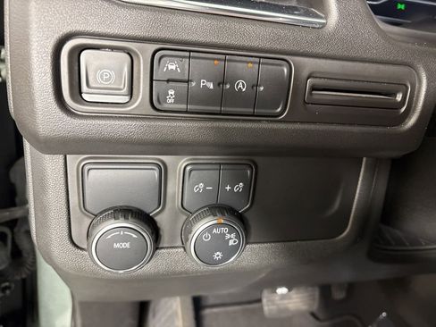 Used 2024 Chevrolet Tahoe Premier image 25