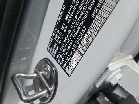 Certified 2026 Porsche Macan S AWD/4WD image 15