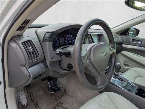 Used 2011 INFINITI G37 Journey w/ Premium Pkg image 10