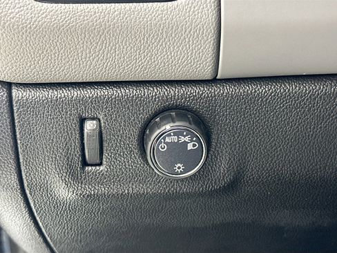 Used 2018 Chevrolet Colorado W/T w/ Custom Special Edition image 10