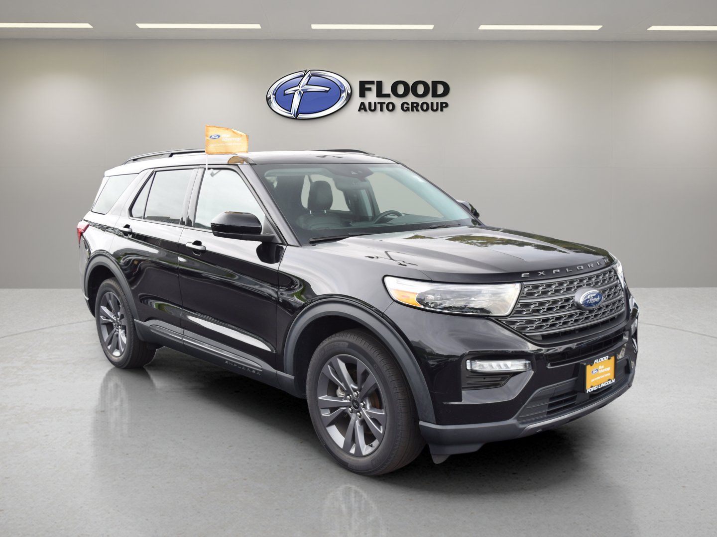 Used 2022 Ford Explorer XLT w/ Equipment Group 202A AWD/4WD image 1