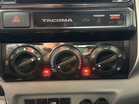Used 2015 Toyota Tacoma 4x4 Double Cab w/ TRD Off-Road Package image 22