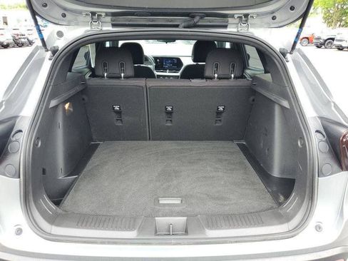 Used 2024 Chevrolet Trax RS w/ Sunroof Package FWD image 28