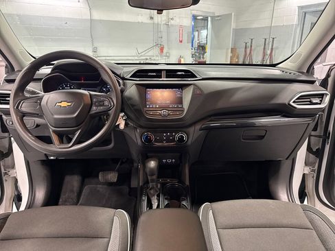 Used 2021 Chevrolet TrailBlazer LS FWD image 34