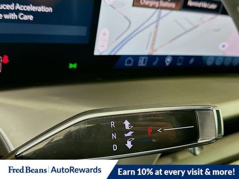 New 2026 Cadillac Vistiq Platinum image 12