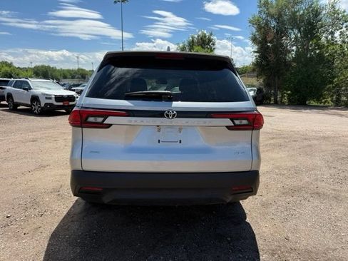 Used 2026 Toyota Grand Highlander AWD image 4