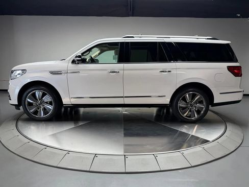 Used 2019 Lincoln Navigator L Reserve AWD/4WD image 4