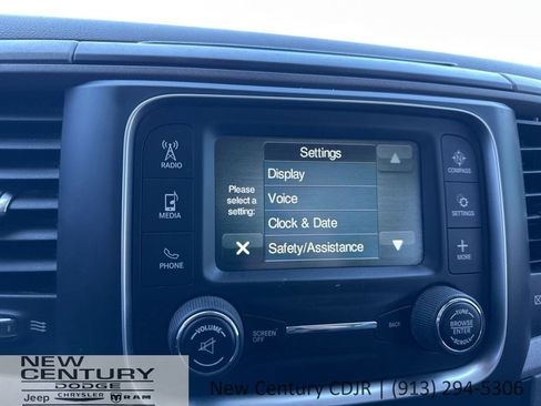 Used 2017 RAM 1500 Express w/ Express Value Package AWD/4WD image 31
