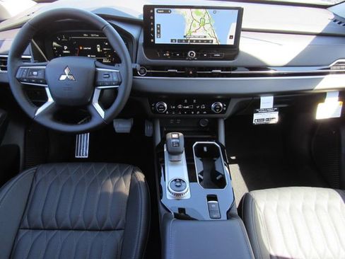 New 2026 Mitsubishi Outlander SEL FWD image 17