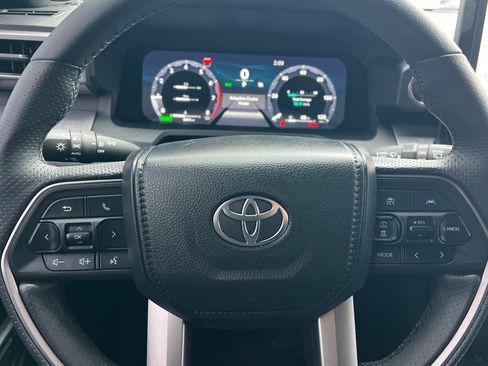 Used 2025 Toyota 4Runner Trailhunter image 20