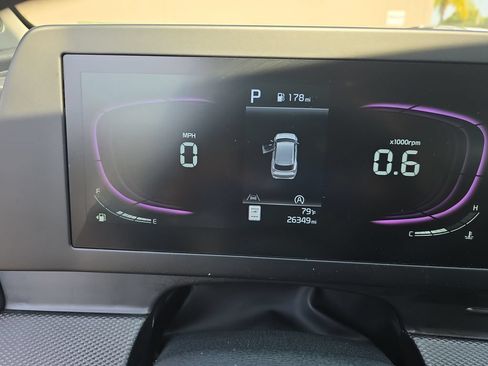 Used 2025 Kia Sportage LX FWD image 15