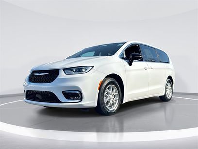 New 2026 Chrysler Pacifica Select