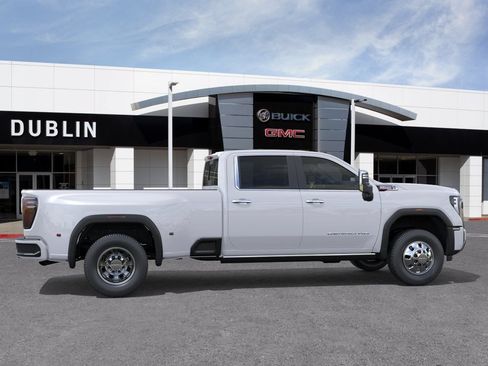 New 2026 GMC Sierra 3500 Denali w/ Denali Reserve Package AWD/4WD image 3