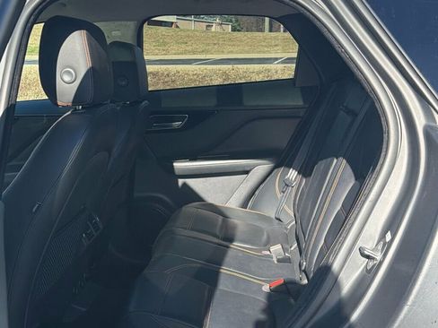 Used 2020 Jaguar F-PACE Prestige image 15