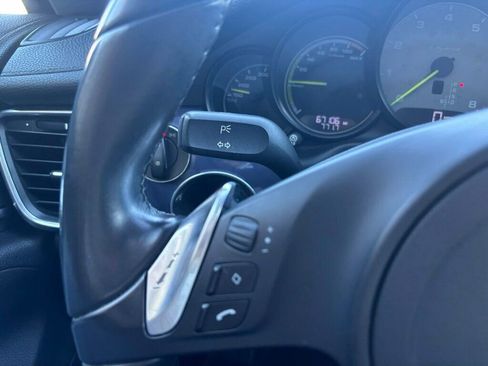 Used 2014 Porsche Panamera S image 35