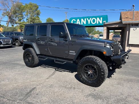 Used 2018 Jeep Wrangler Unlimited Sport S image 2