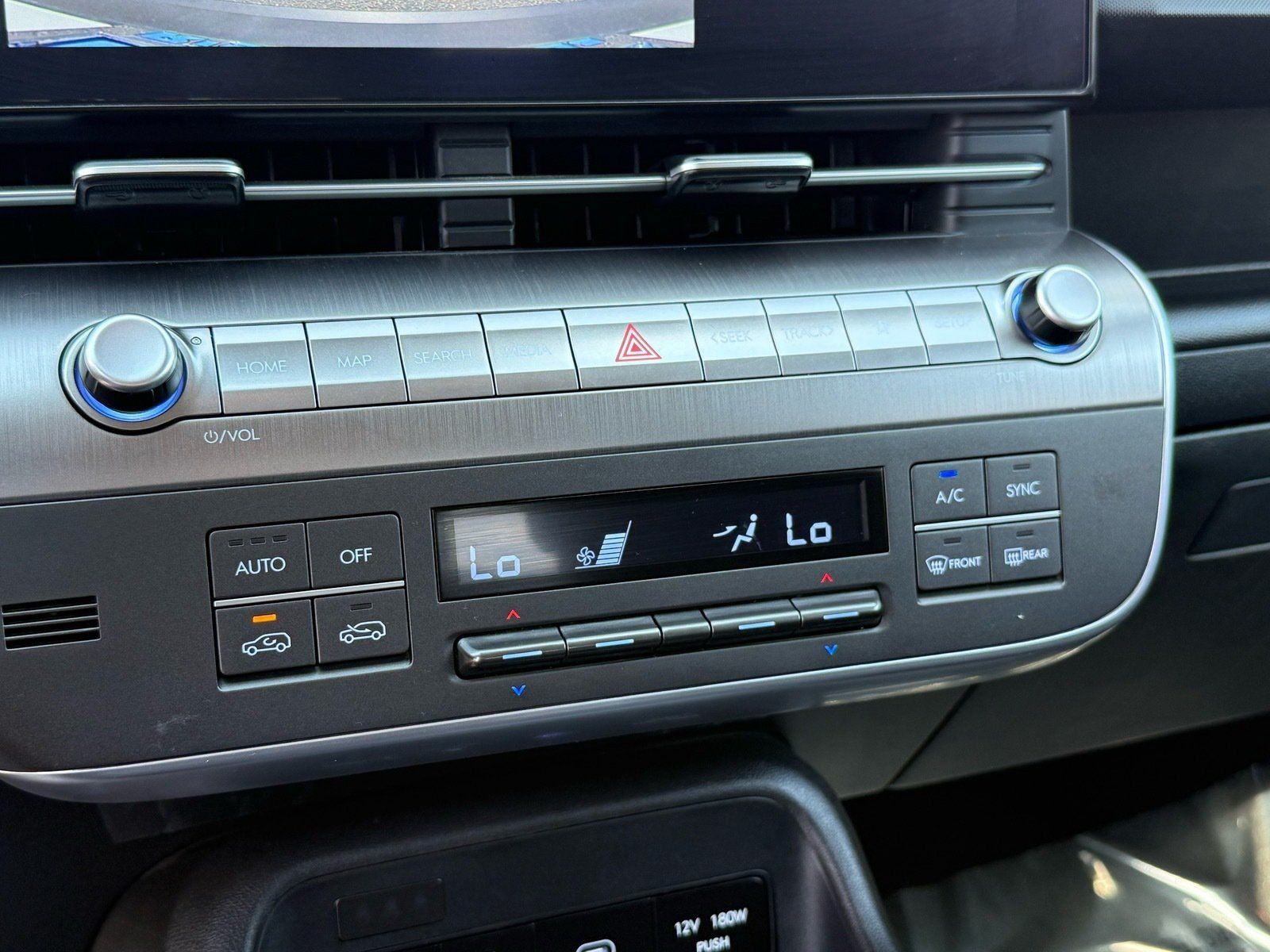 Used 2025 Hyundai Kona SEL AWD/4WD image 24