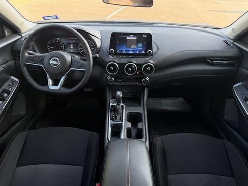 Used 2025 Nissan Sentra SR FWD image 10
