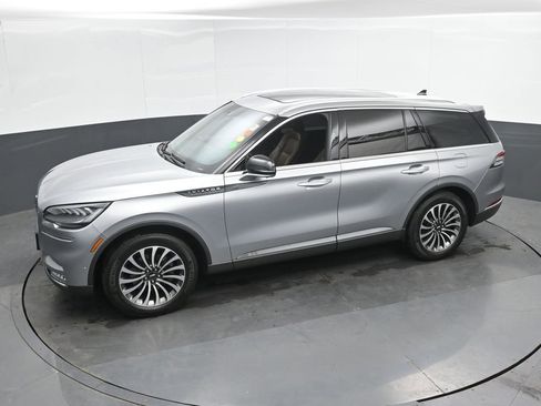 Used 2021 Lincoln Aviator Reserve w/ Elements Package Plus AWD/4WD image 17