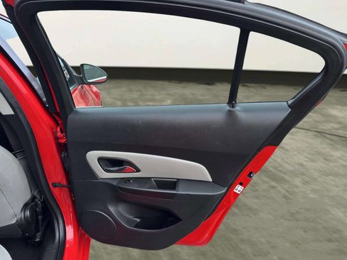 Used 2016 Chevrolet Cruze LT image 15