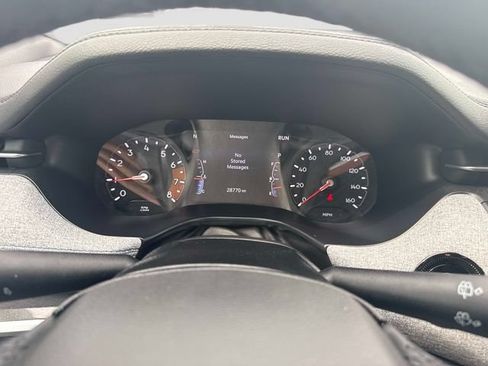 Used 2025 Jeep Compass Latitude w/ Convenience Group AWD/4WD image 17