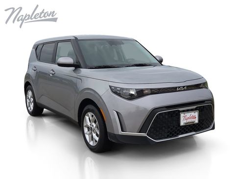 Used 2025 Kia Soul LX w/ LX Technology Package FWD image 8