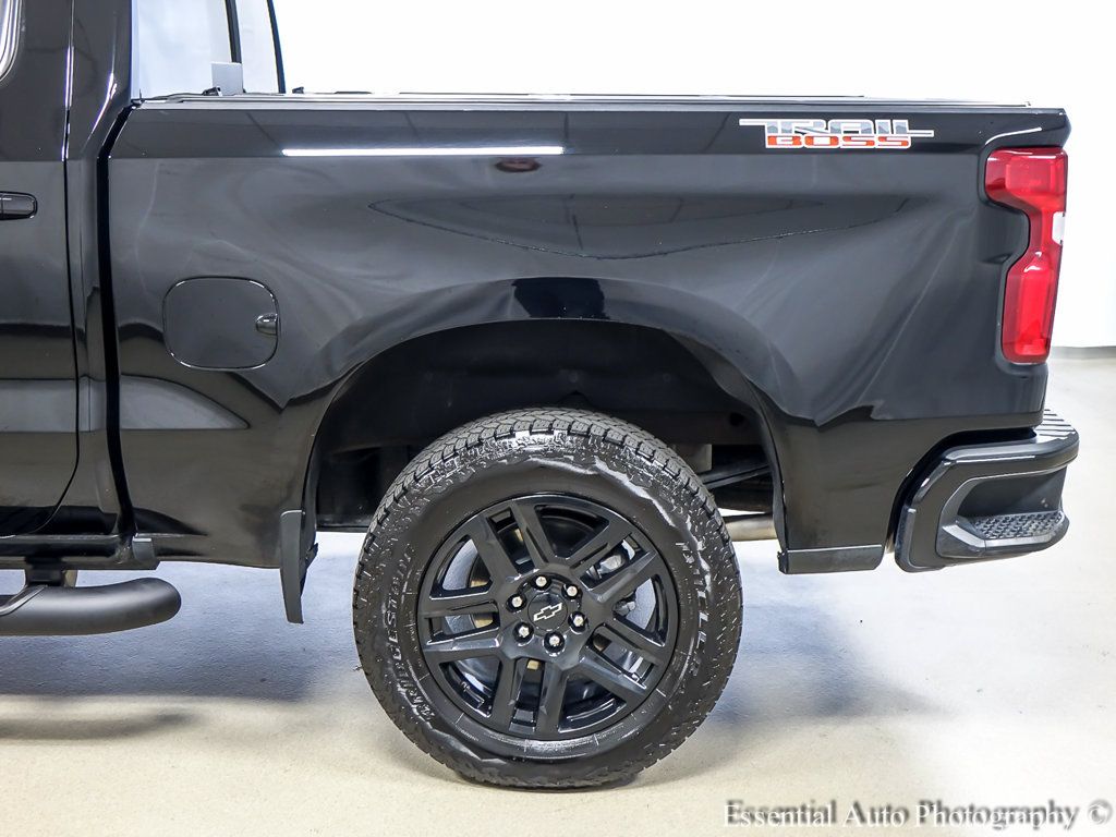 Used 2025 Chevrolet Silverado 1500 LT Trail Boss w/ LT Trail Boss Premium Package AWD/4WD image 9