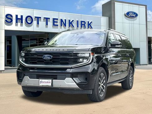 Used 2025 Ford Expedition Max Platinum AWD/4WD image 3