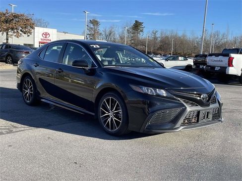 Used 2023 Toyota Camry SE image 7