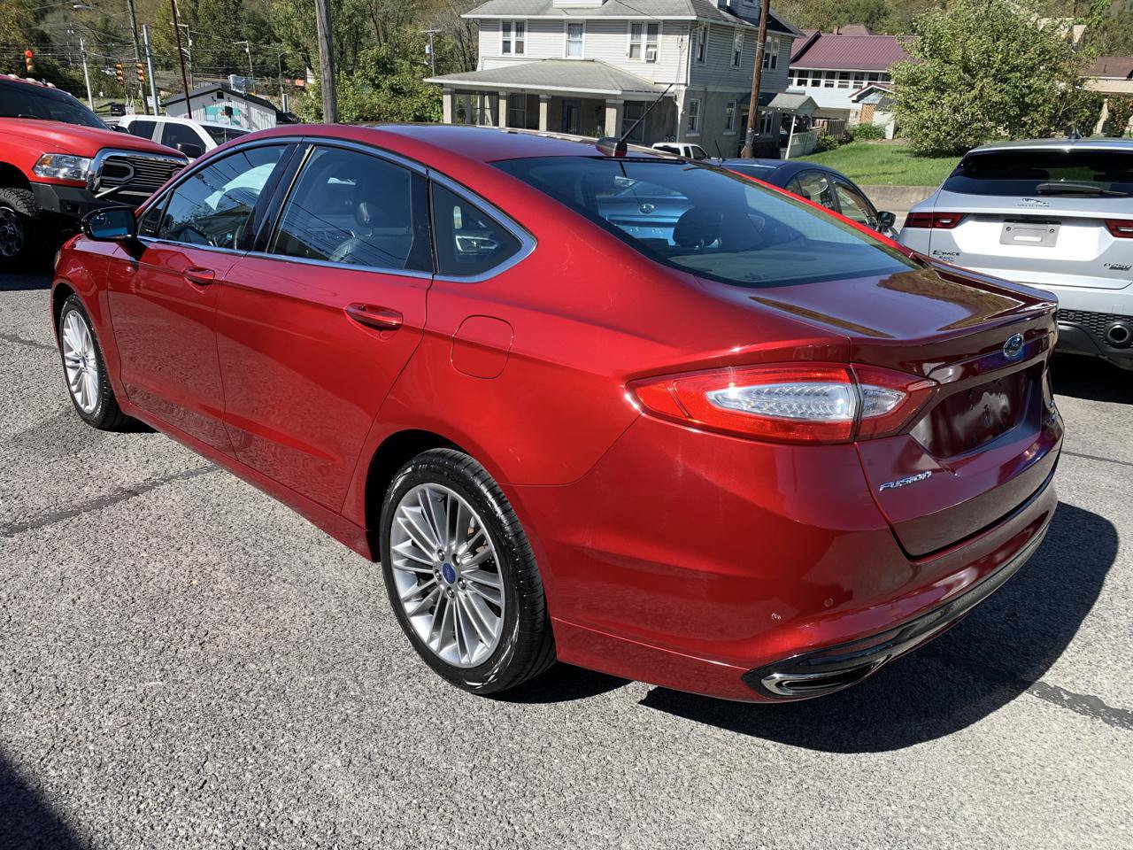 Used 2016 Ford Fusion SE w/ Equipment Group 202A FWD image 3