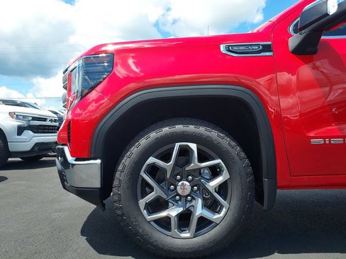 New 2026 GMC Sierra 1500 SLE w/ X31 Off-Road Package AWD/4WD image 16