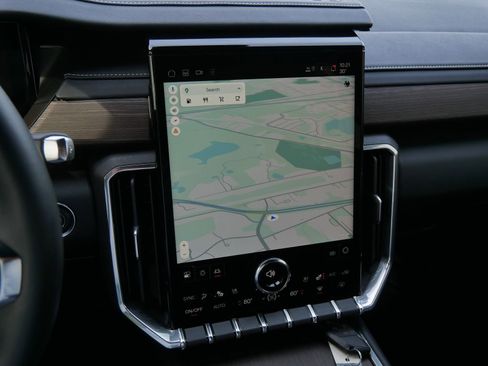 Used 2025 GMC Acadia Denali w/ Super Cruise Package image 19