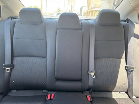Used 2025 Nissan Altima 2.5 SV FWD image 38