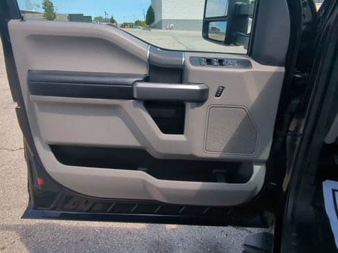 Certified 2022 Ford F350 XLT w/ Camper Package AWD/4WD image 12