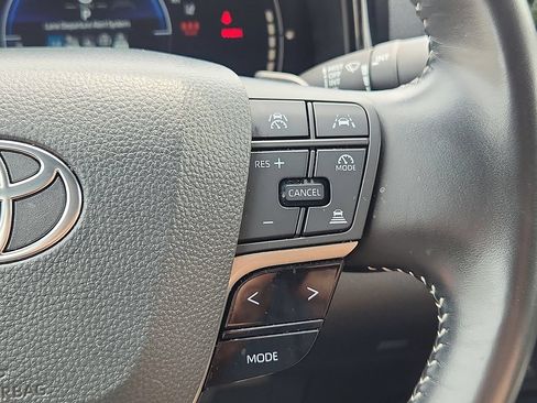 Used 2025 Toyota Camry SE FWD image 21