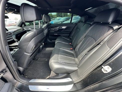 Used 2018 BMW 750i RWD image 17
