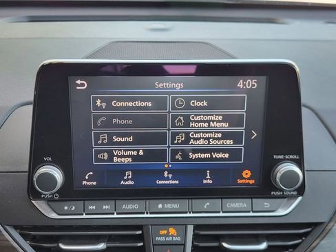 Used 2024 Nissan Altima 2.5 SV image 14