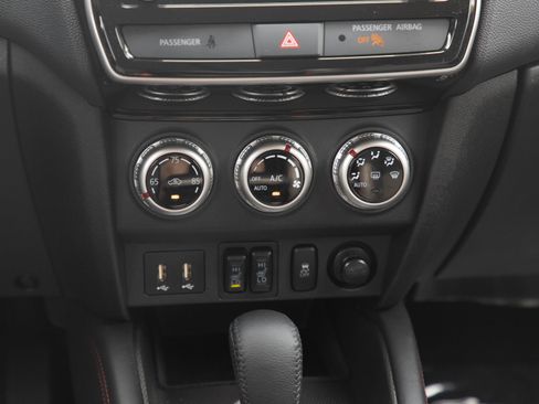 Used 2026 Mitsubishi Outlander Sport SE AWD/4WD image 18