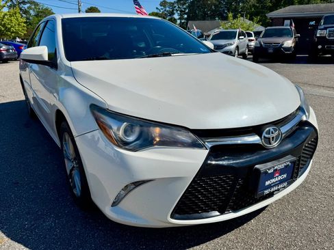 Used 2017 Toyota Camry SE w/ Protection Package (Q2) FWD image 7