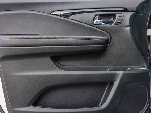 Used 2025 Honda Ridgeline Black Edition image 23