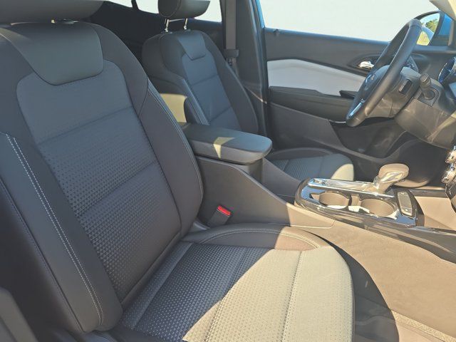 Used 2026 Chevrolet Trax LT w/ Driver Confidence Package FWD image 19
