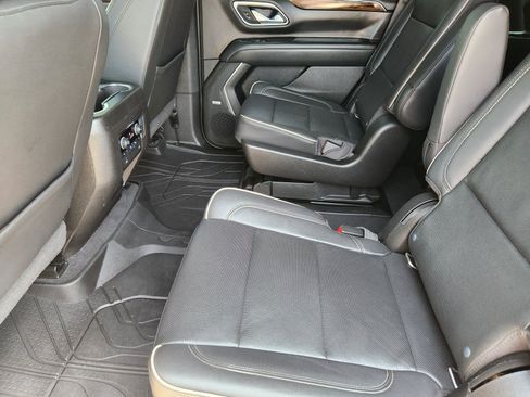 Used 2021 Chevrolet Tahoe Premier w/ Premium Package RWD image 13