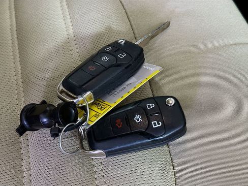 Used 2015 Ford Fusion SE image 21