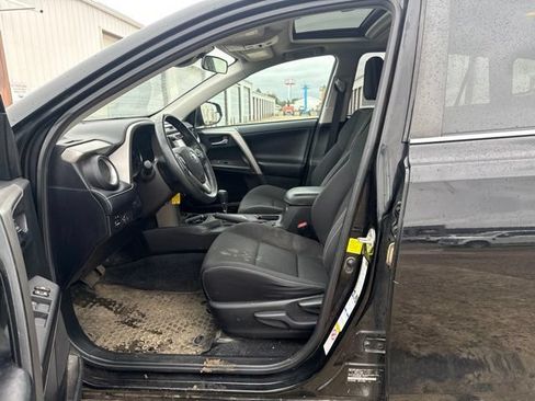 Used 2018 Toyota RAV4 XLE AWD/4WD image 4