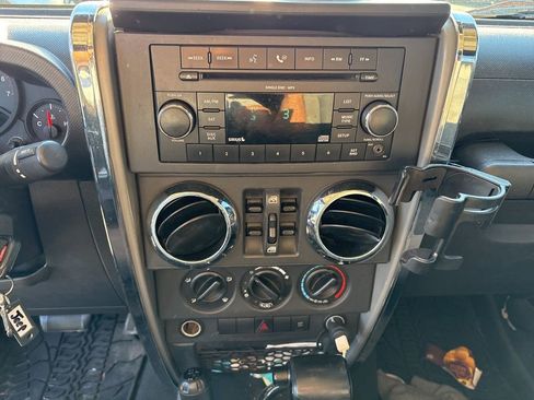 Used 2009 Jeep Wrangler Unlimited X AWD/4WD image 17
