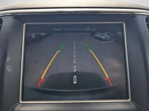 Used 2017 Jeep Grand Cherokee Overland w/ Jeep Active Safety Group RWD image 10
