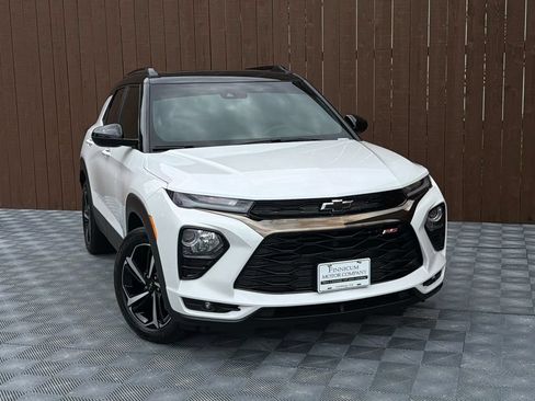 Used 2023 Chevrolet TrailBlazer RS w/ Sun and Liftgate Package FWD image 10