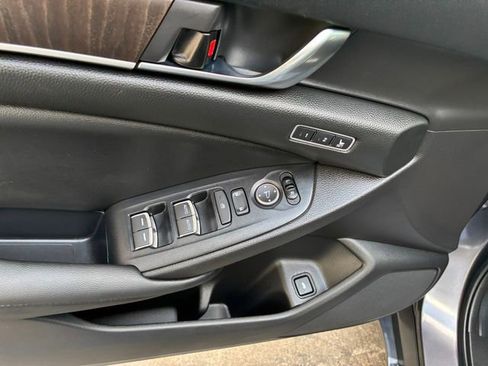 Used 2019 Honda Accord Touring image 28